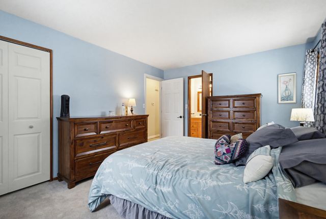 2 Doncaster Drive, Nashua, NH 03062