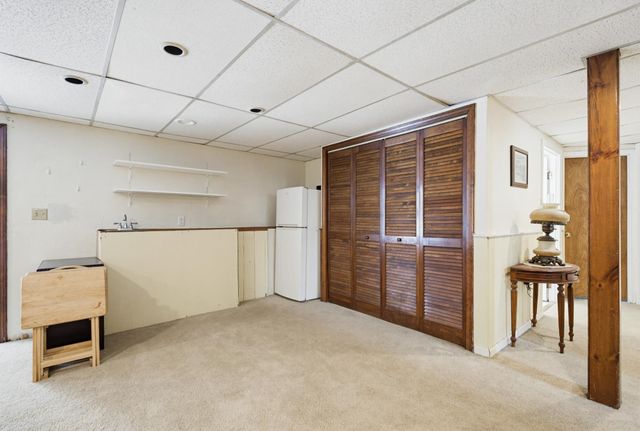 2 Doncaster Drive, Nashua, NH 03062