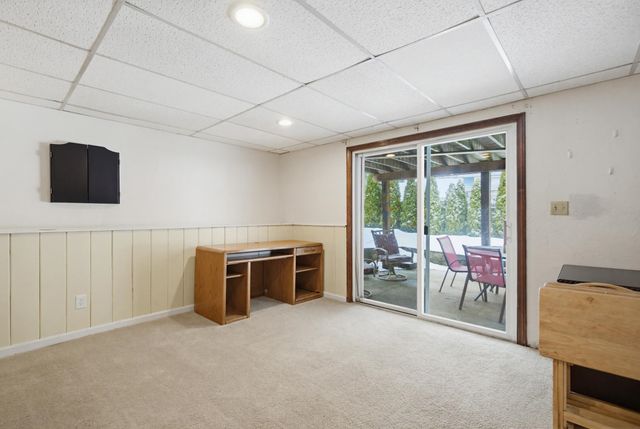 2 Doncaster Drive, Nashua, NH 03062