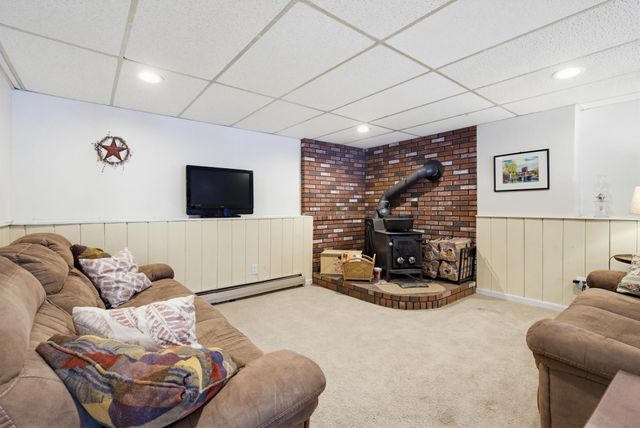 2 Doncaster Drive, Nashua, NH 03062