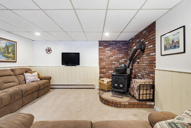 2 Doncaster Drive, Nashua, NH 03062