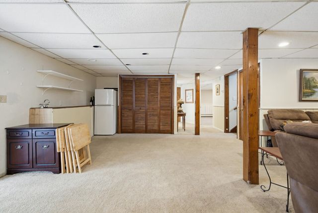 2 Doncaster Drive, Nashua, NH 03062