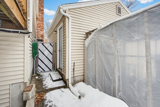 2 Doncaster Drive, Nashua, NH 03062