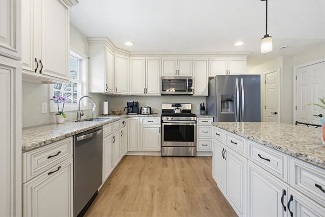 2 Doncaster Drive, Nashua, NH 03062