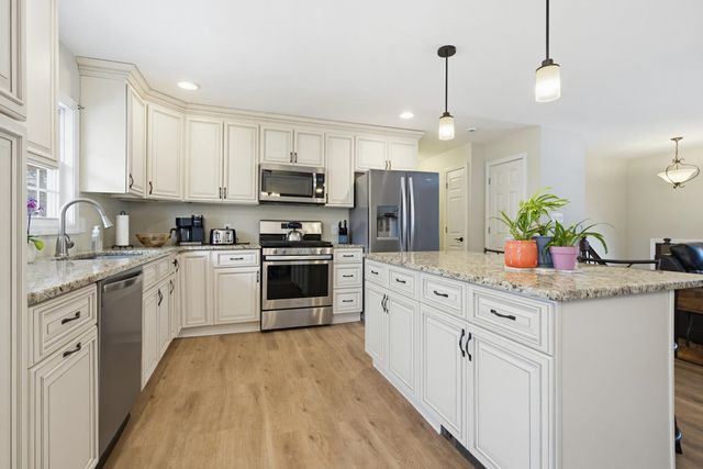 2 Doncaster Drive, Nashua, NH 03062