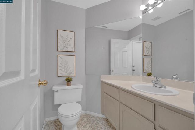 400 Devon Ct, Oakley, CA 94561