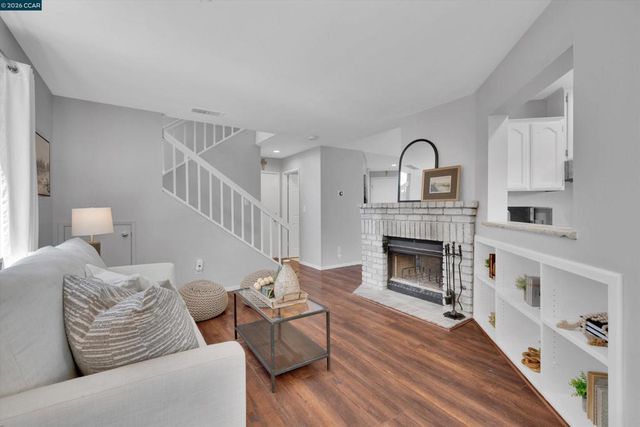 400 Devon Ct, Oakley, CA 94561