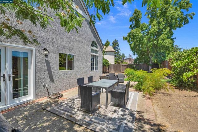 400 Devon Ct, Oakley, CA 94561