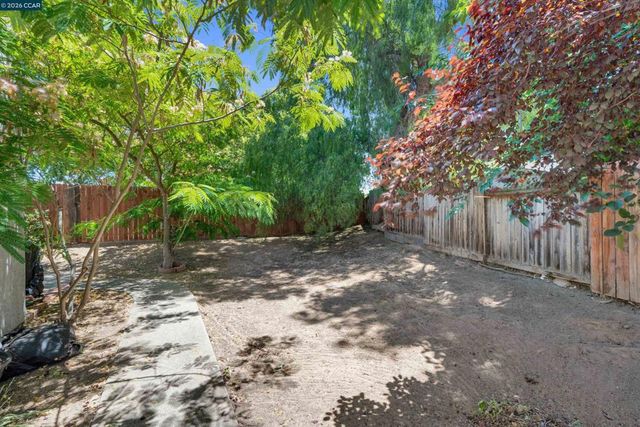 400 Devon Ct, Oakley, CA 94561