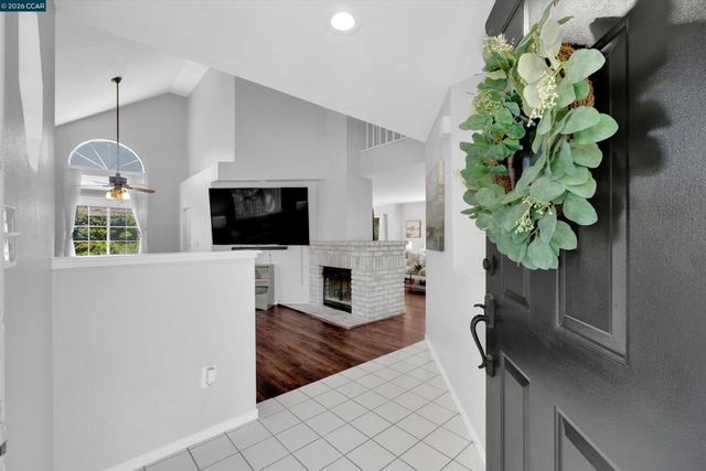 400 Devon Ct, Oakley, CA 94561