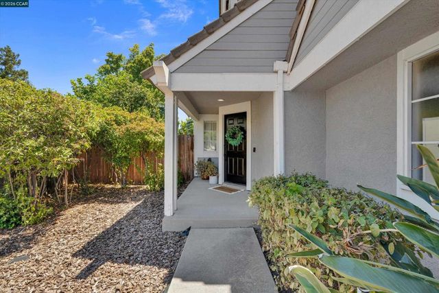400 Devon Ct, Oakley, CA 94561