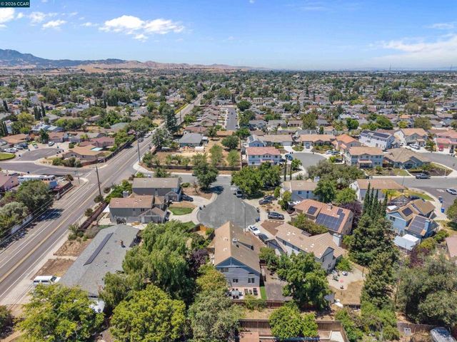 400 Devon Ct, Oakley, CA 94561