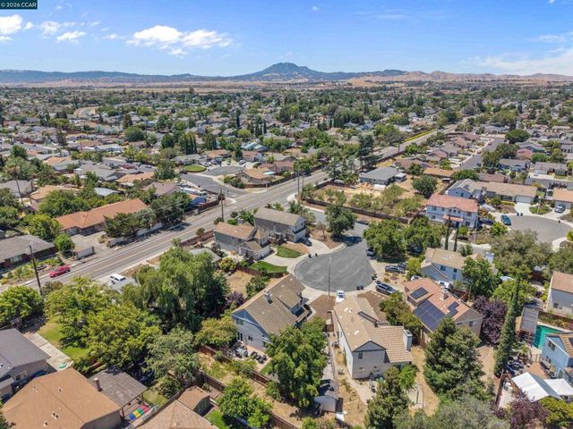 400 Devon Ct, Oakley, CA 94561