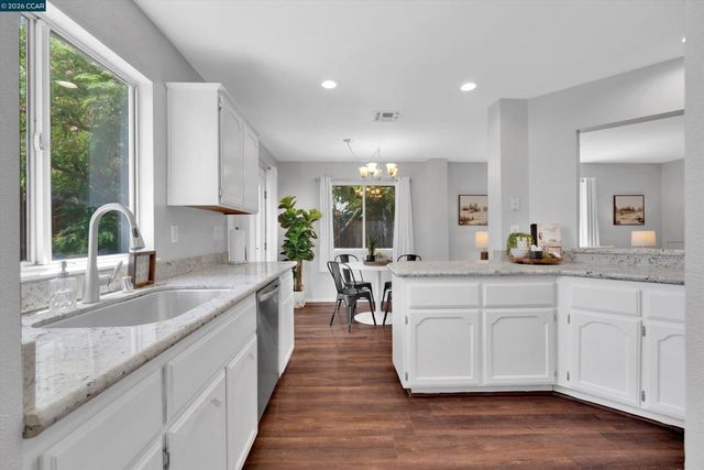 400 Devon Ct, Oakley, CA 94561