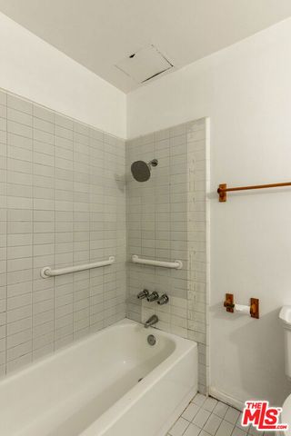 5125 Harold Way 202, Los Angeles, CA 90027