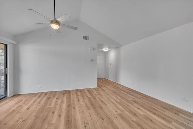 6042 Stoneybrook Drive, Fort Worth, TX 76112