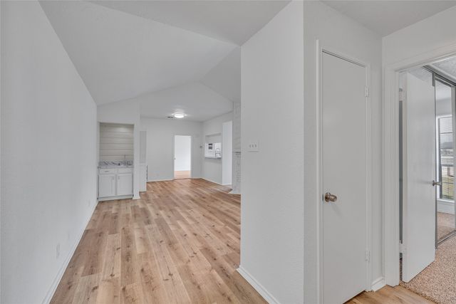 6042 Stoneybrook Drive, Fort Worth, TX 76112