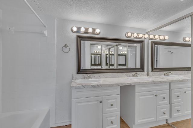 6042 Stoneybrook Drive, Fort Worth, TX 76112