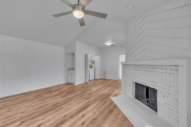 6042 Stoneybrook Drive, Fort Worth, TX 76112