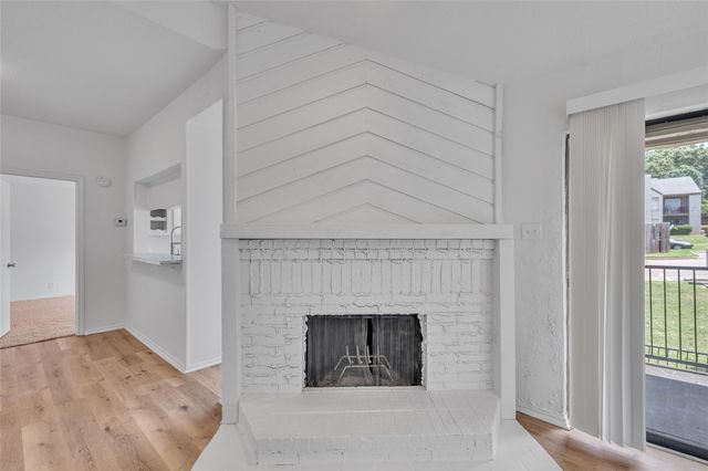 6042 Stoneybrook Drive, Fort Worth, TX 76112