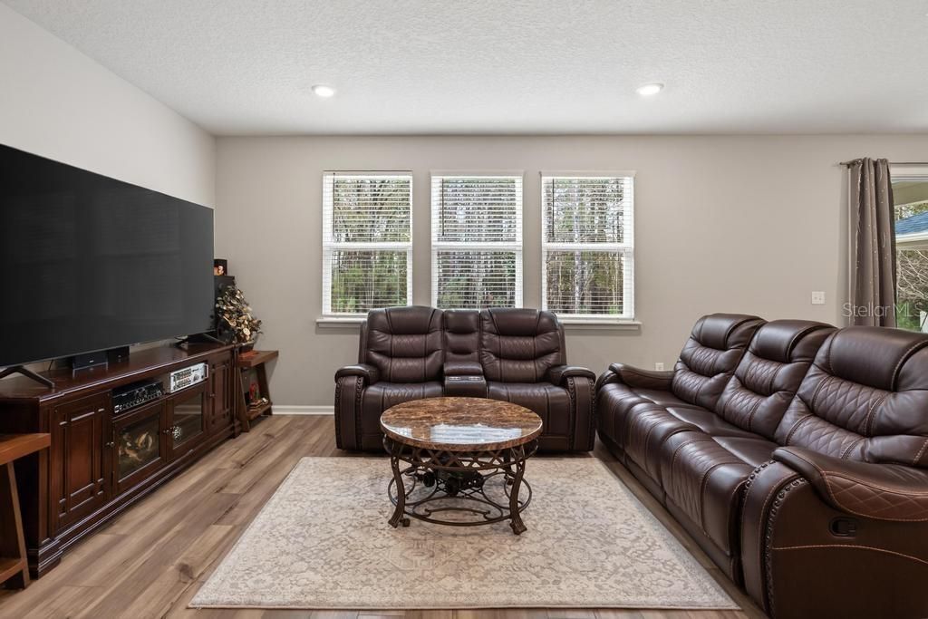 Image 19 of property listing at 2929 LUCILLE LANE, Middleburg, FL 32068