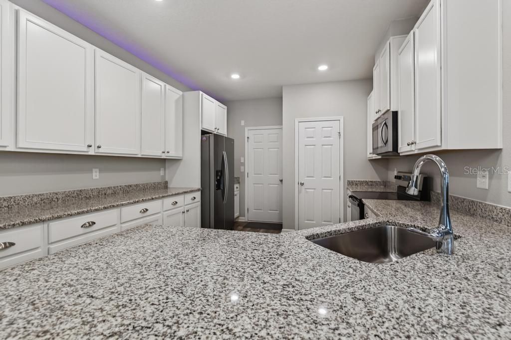 Image 5 of property listing at 2929 LUCILLE LANE, Middleburg, FL 32068