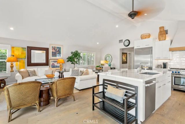 409 Poinsettia Ave., Corona Del Mar, CA 92625