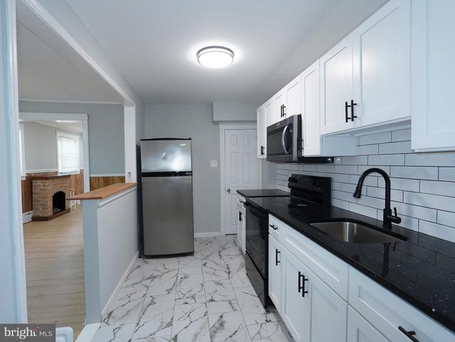 233 W ALBEMARLE AVE, Lansdowne, PA 19050