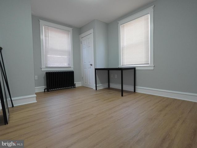 233 W ALBEMARLE AVE, Lansdowne, PA 19050