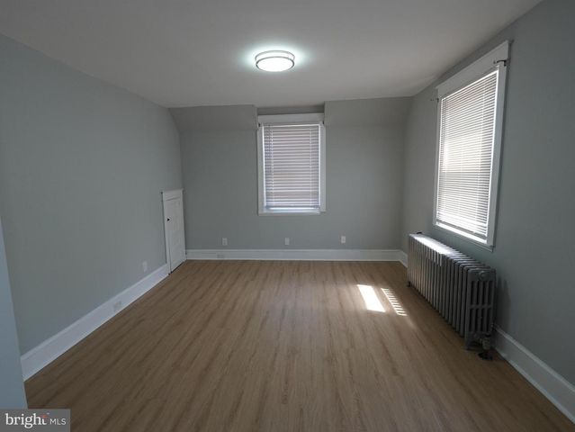 233 W ALBEMARLE AVE, Lansdowne, PA 19050