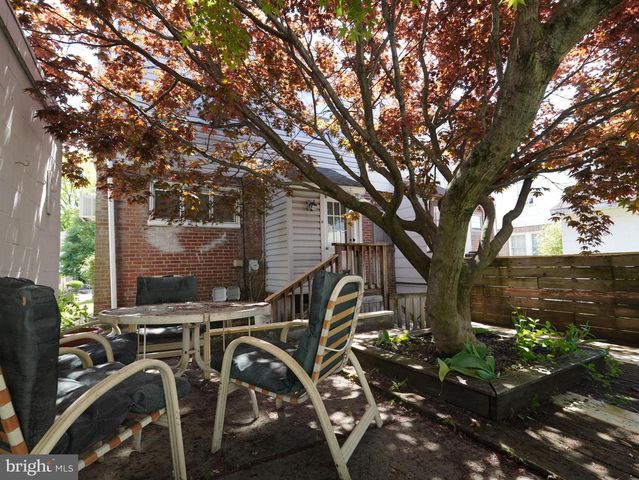 233 W ALBEMARLE AVE, Lansdowne, PA 19050