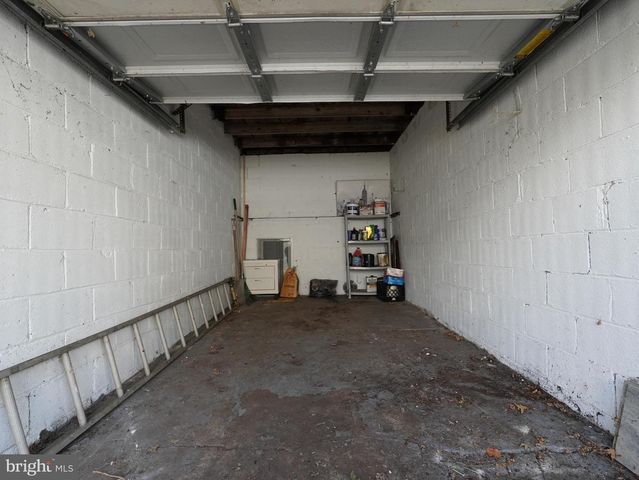 233 W ALBEMARLE AVE, Lansdowne, PA 19050