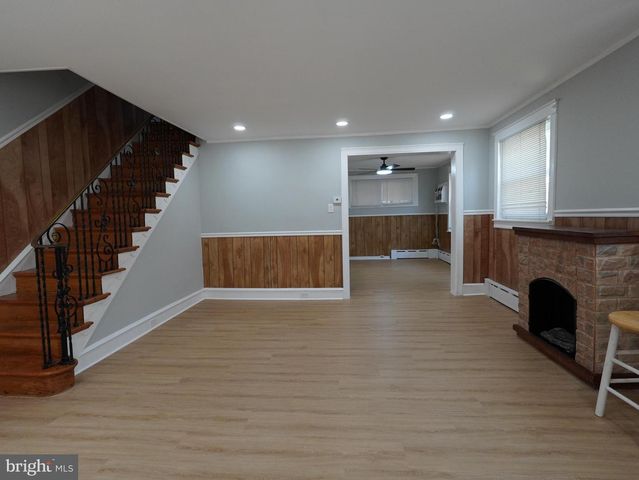 233 W ALBEMARLE AVE, Lansdowne, PA 19050