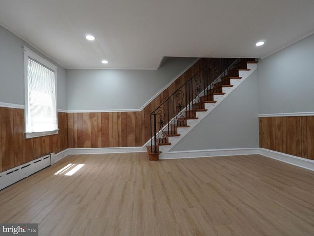 233 W ALBEMARLE AVE, Lansdowne, PA 19050