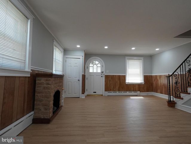 233 W ALBEMARLE AVE, Lansdowne, PA 19050