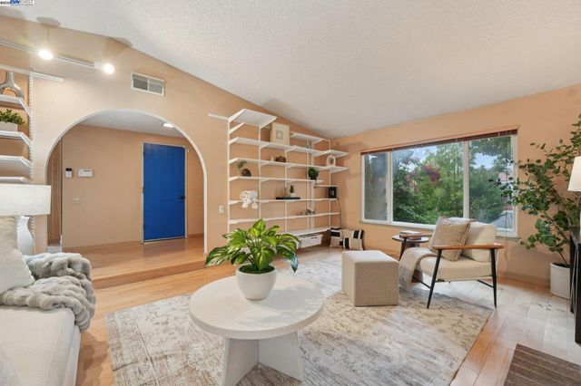 4942 Rocklin Dr, Union City, CA 94587