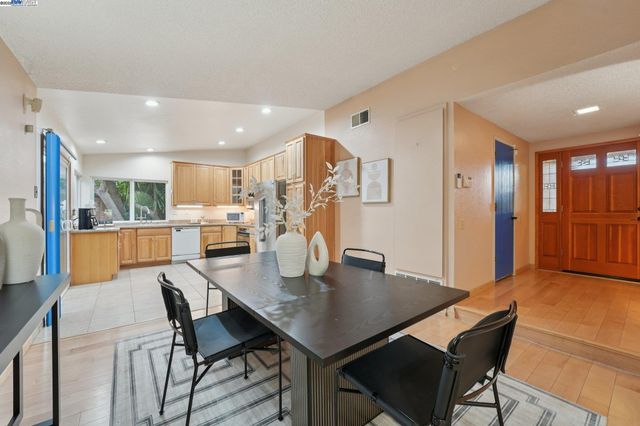 4942 Rocklin Dr, Union City, CA 94587