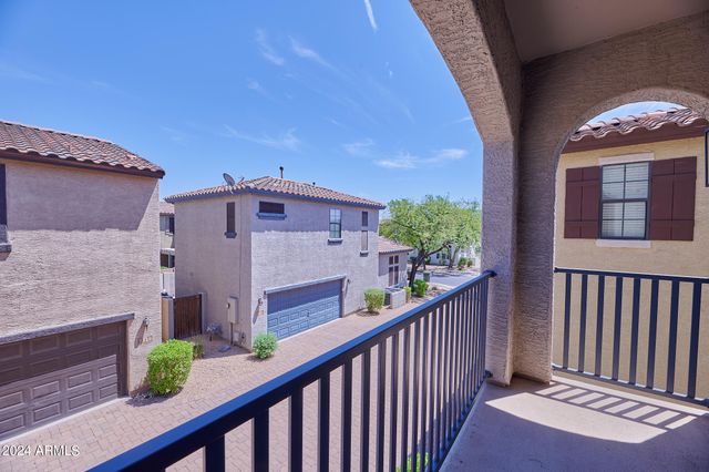 2340 W DUSTY WREN Drive, Phoenix, AZ 85085