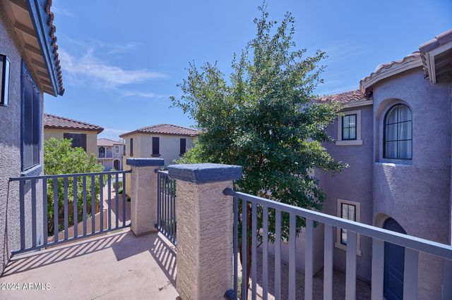 2340 W DUSTY WREN Drive, Phoenix, AZ 85085