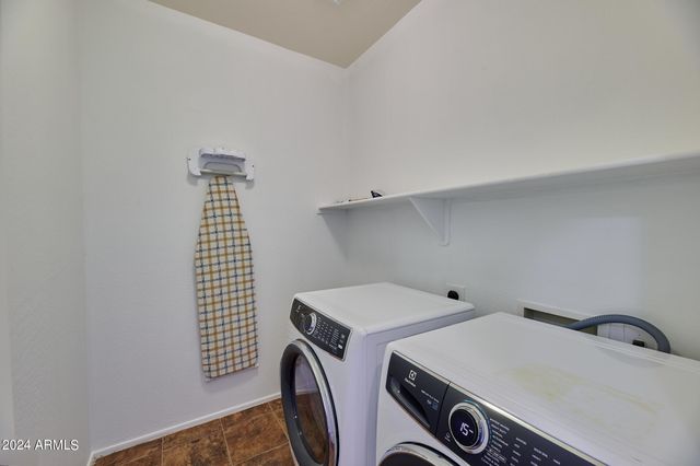 2340 W DUSTY WREN Drive, Phoenix, AZ 85085