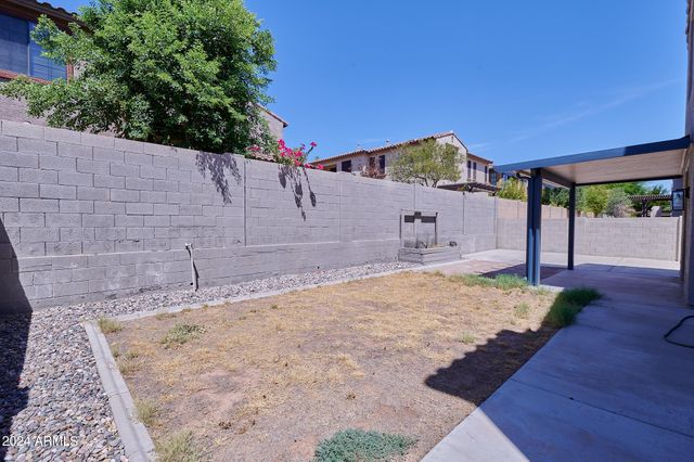 2340 W DUSTY WREN Drive, Phoenix, AZ 85085