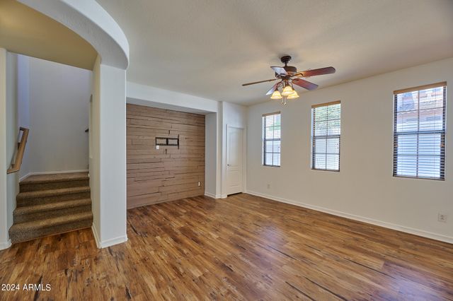 2340 W DUSTY WREN Drive, Phoenix, AZ 85085