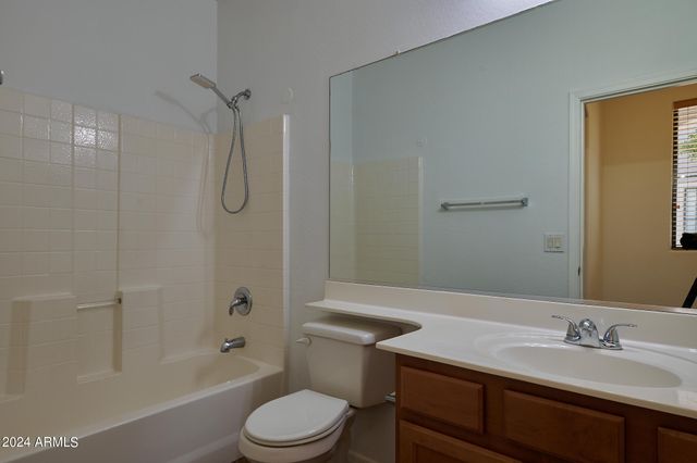 2340 W DUSTY WREN Drive, Phoenix, AZ 85085