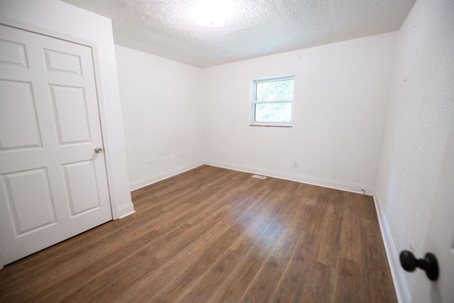 2750 Merritts Creek Rd, Huntington, WV 25702