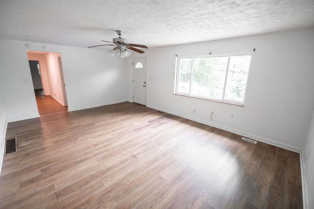 2750 Merritts Creek Rd, Huntington, WV 25702