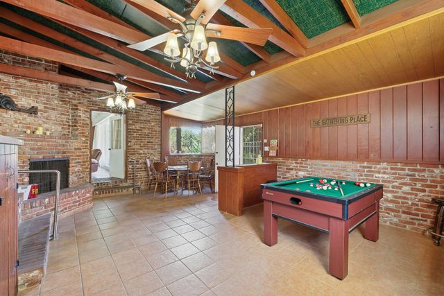 574 N Frankwood Avenue, Reedley, CA 93654