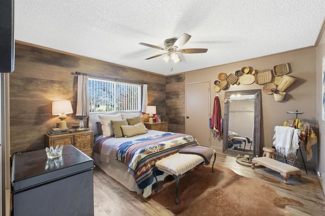 574 N Frankwood Avenue, Reedley, CA 93654