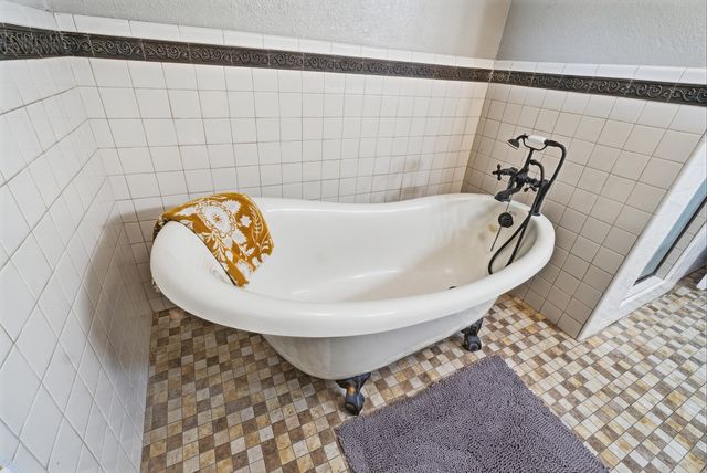 574 N Frankwood Avenue, Reedley, CA 93654