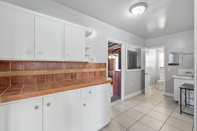 574 N Frankwood Avenue, Reedley, CA 93654