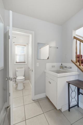 574 N Frankwood Avenue, Reedley, CA 93654